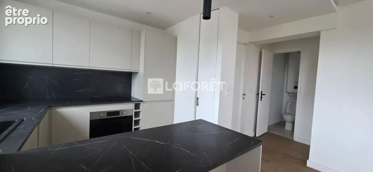 Photo Appartement à Le Bourget au prix de 169 000€
