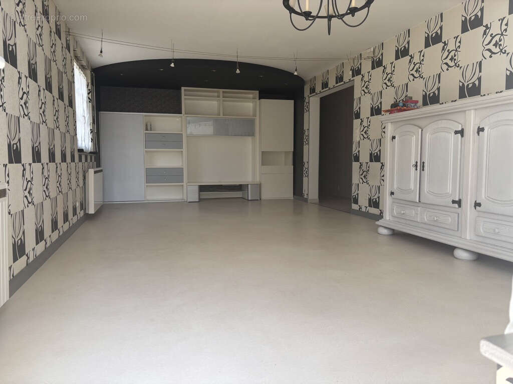 Maison à BAZOILLES-ET-MENIL