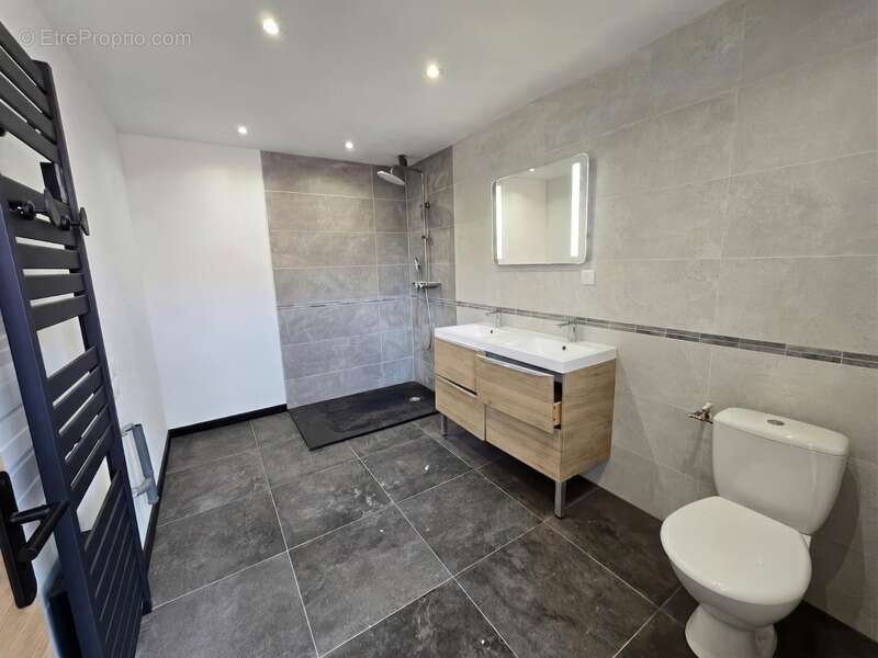 THIANT (59) -  Vente maison INDIVIDUELLE rénovée avec 2 chambres , cour , terrasse et terrain clos  - photo 10