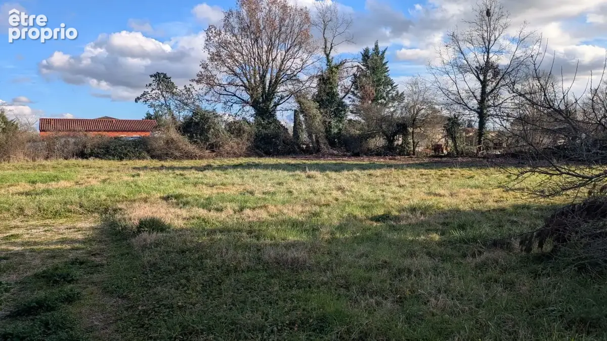 Terrain à MONTBETON