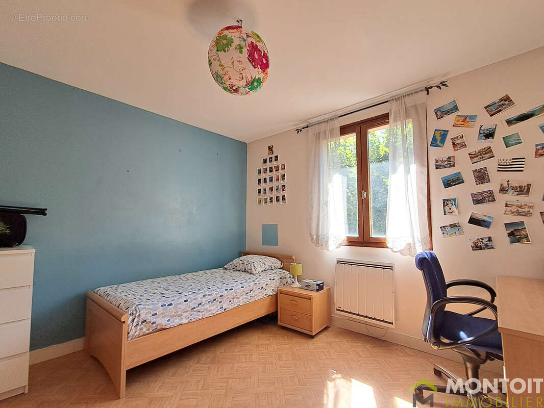 Maison 7 pieces - 160m2 - 5 chambres - garage double - jardin - proche toutes commodites - photo 12