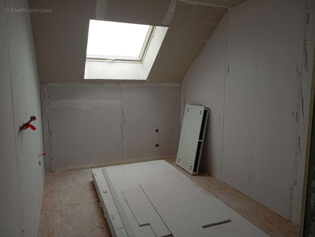 Appartement à EVETTE-SALBERT