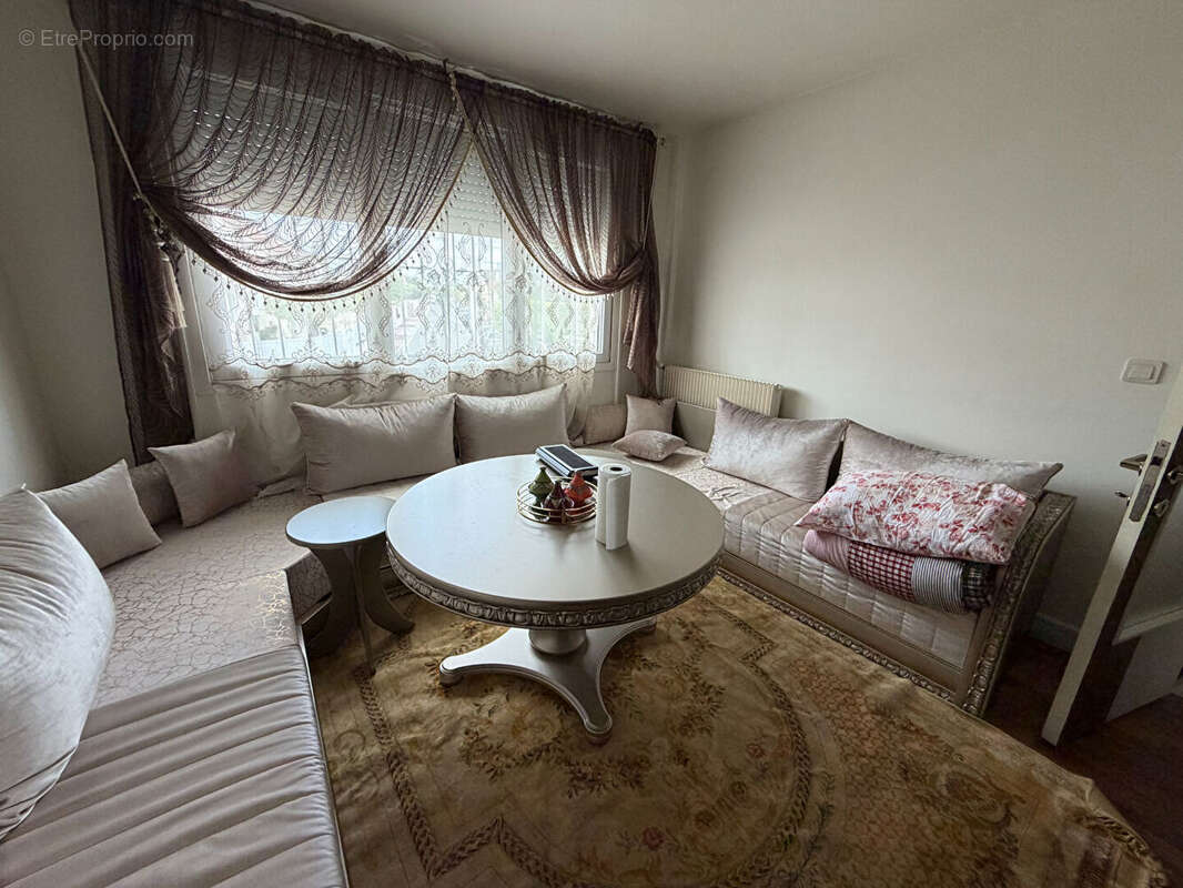 Appartement à LE BLANC-MESNIL