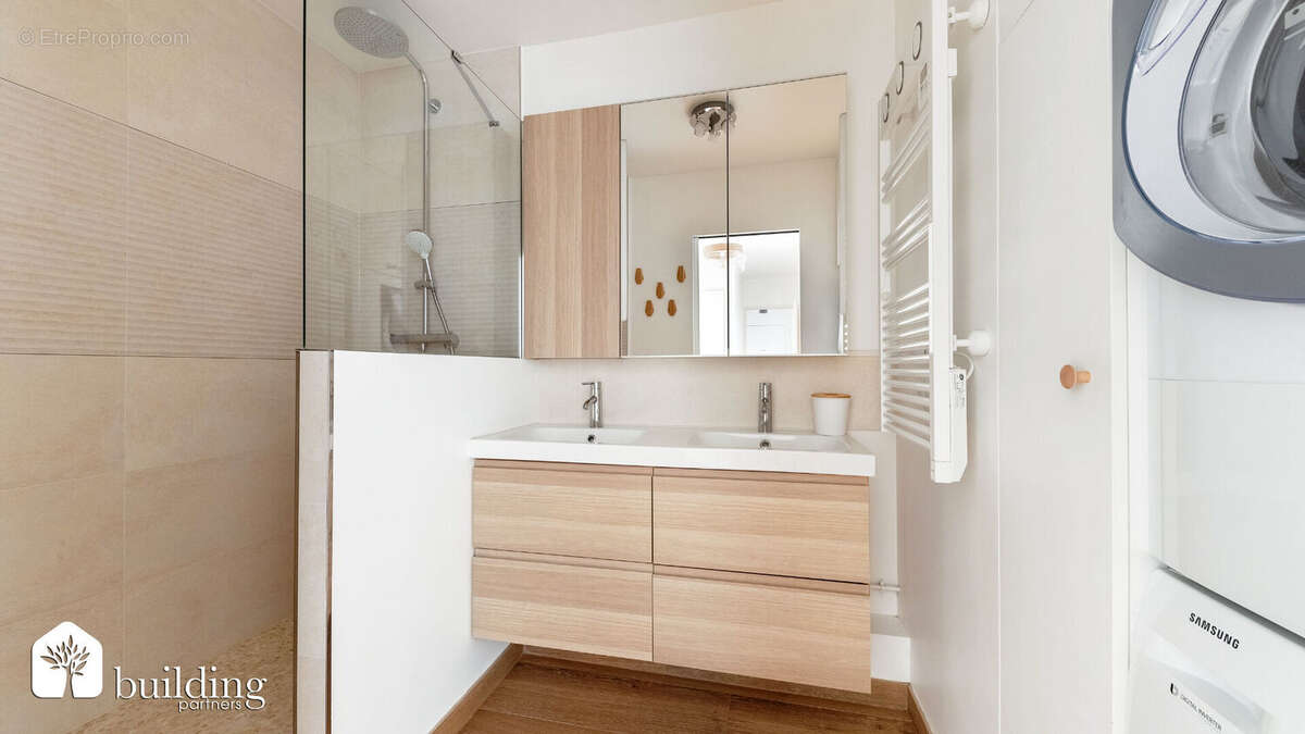 Appartement à LEVALLOIS-PERRET