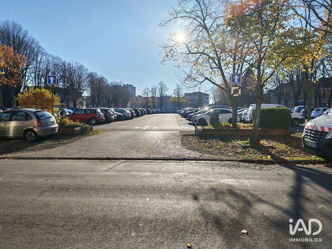 Photo 2 - Commerce à BETHUNE