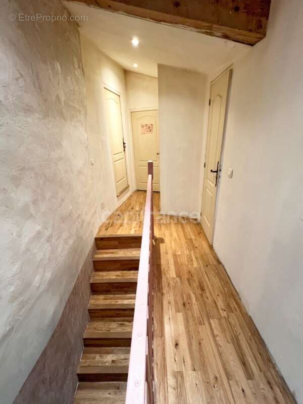 Maison à vendre à Reillanne (04110) – 152 m² – 4 chambres – Terrasse, balcon et charme provençal - photo 17