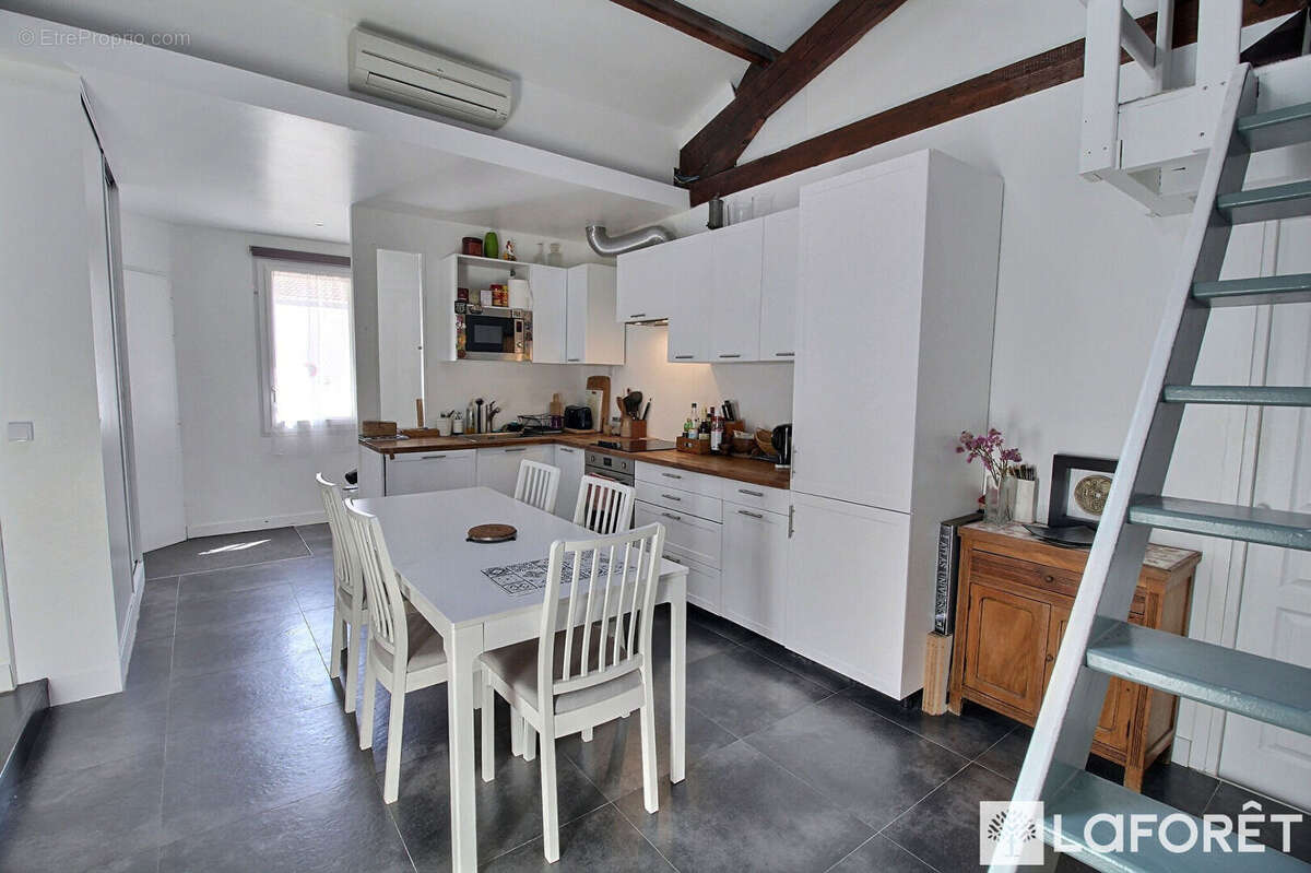 Maison à LA GARENNE-COLOMBES