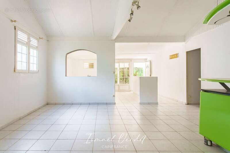 Maison à BAIE-MAHAULT