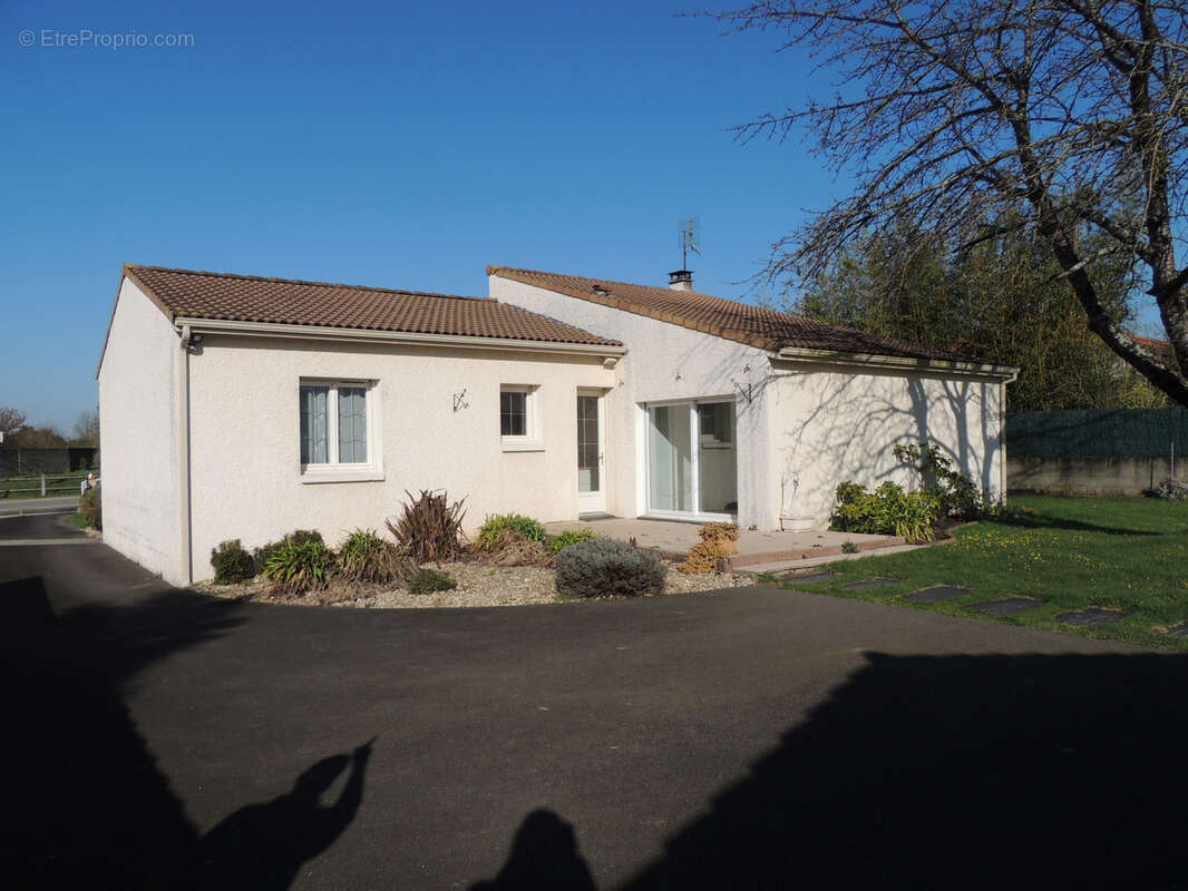 Maison à SAINT-MARTIN-DES-NOYERS