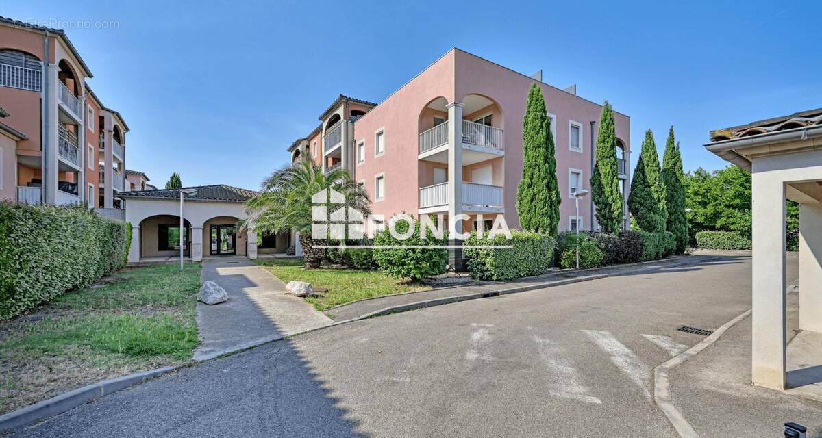 Appartement à FOURQUES