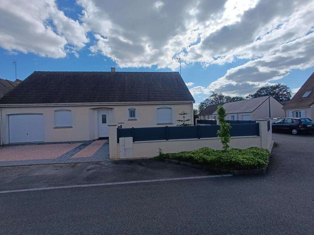 Maison à LOUE