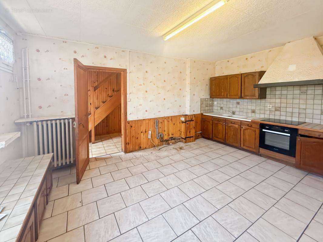 Maison à rénover 91 m² – Mohon / Villers-Semeuse – 5 min de Charleville – garage - Extérieurs communs - photo 2
