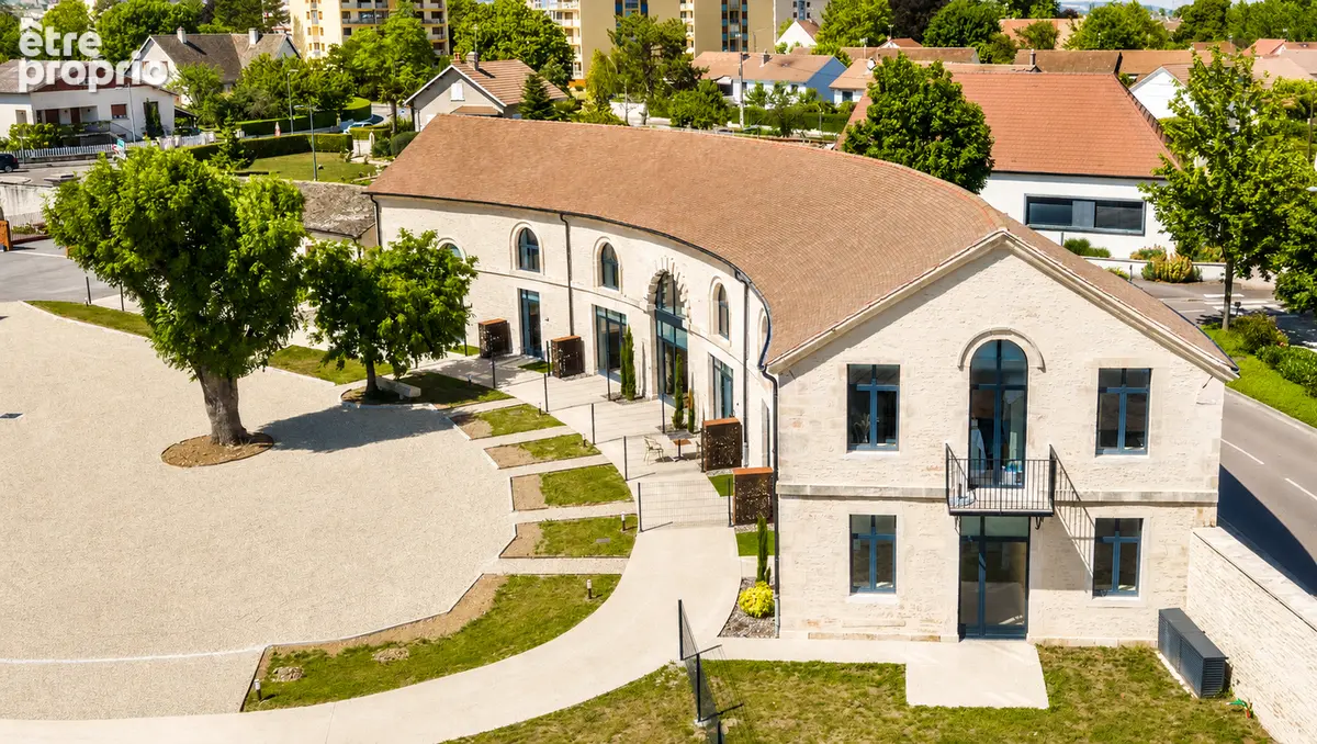 Frais de notaire réduits - T1 bis avec terrasse et jardin de 120 m2 - place de stationnement attribuée - cachet et contemporain. - photo 5
