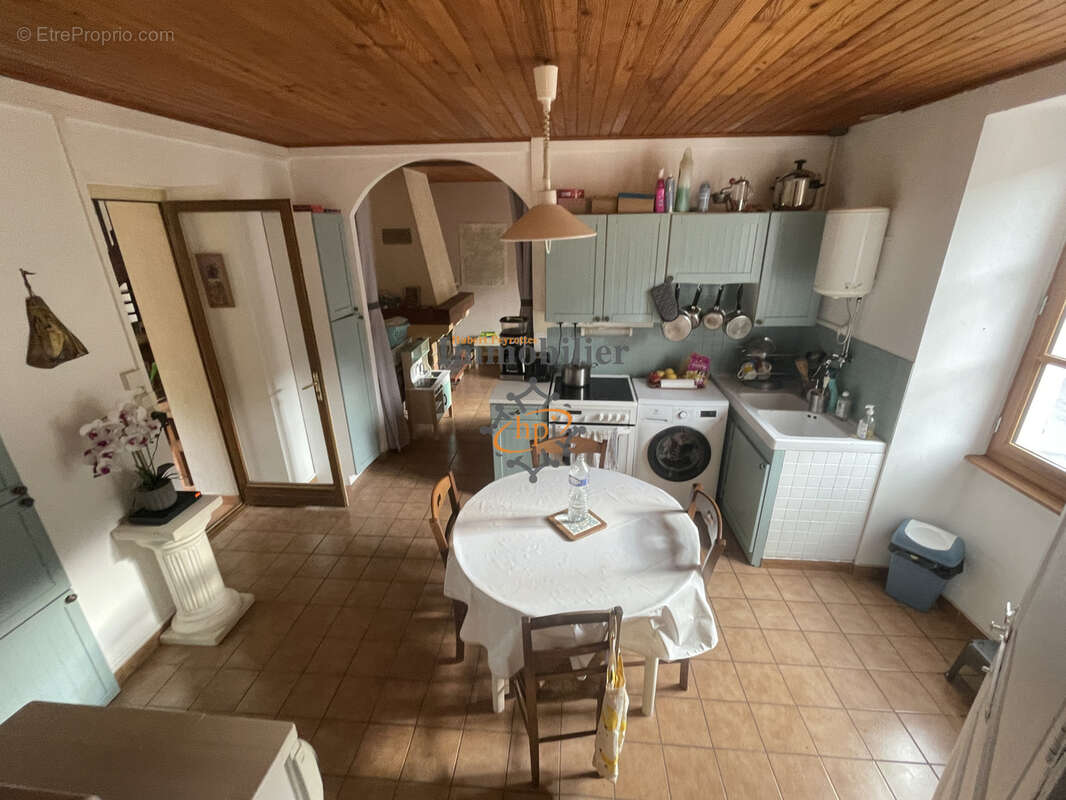 Sylvanès, vente maison avec jardin et garage. - photo 5