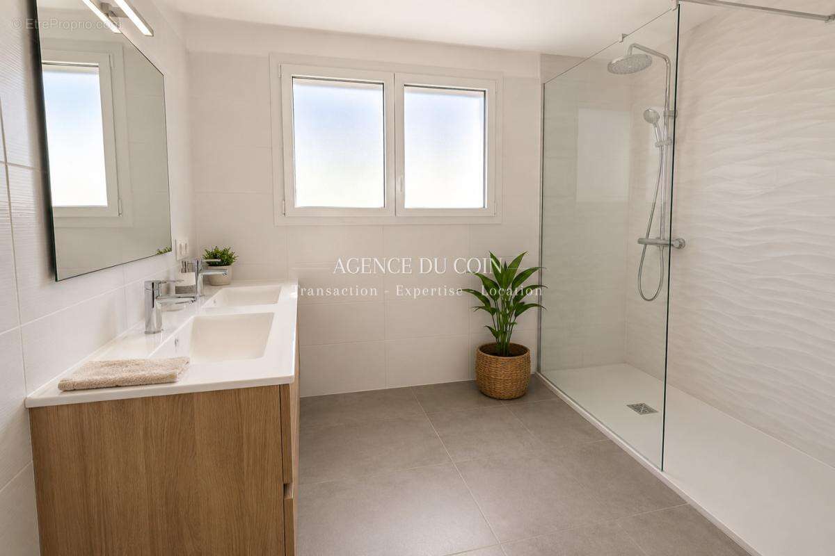 Maison rénovée avec piscine au calme – Le Muy (83490) Située - photo 5