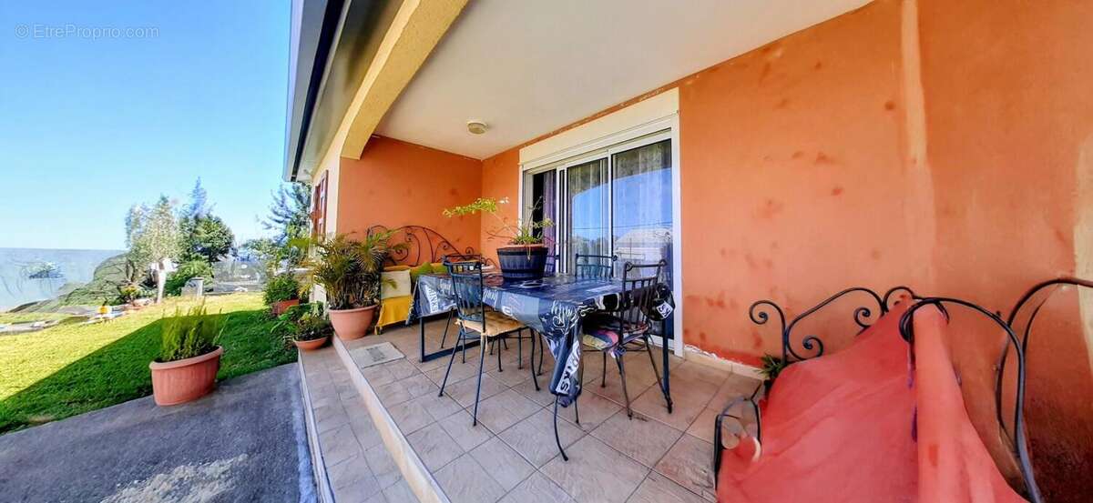 Photo 2 - Maison à SAINT-DENIS