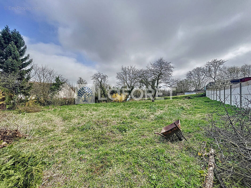 Terrain à BLERANCOURT