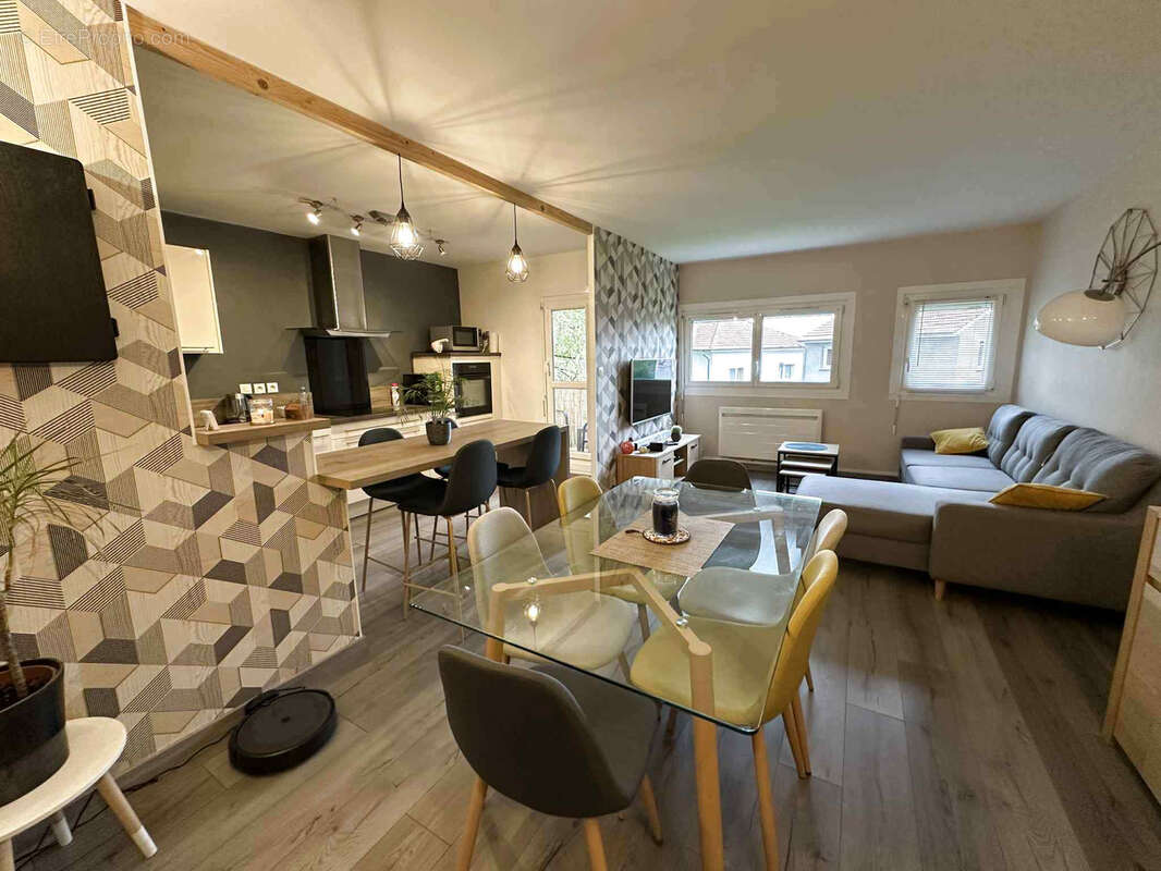 Appartement à ROSIERES-AUX-SALINES