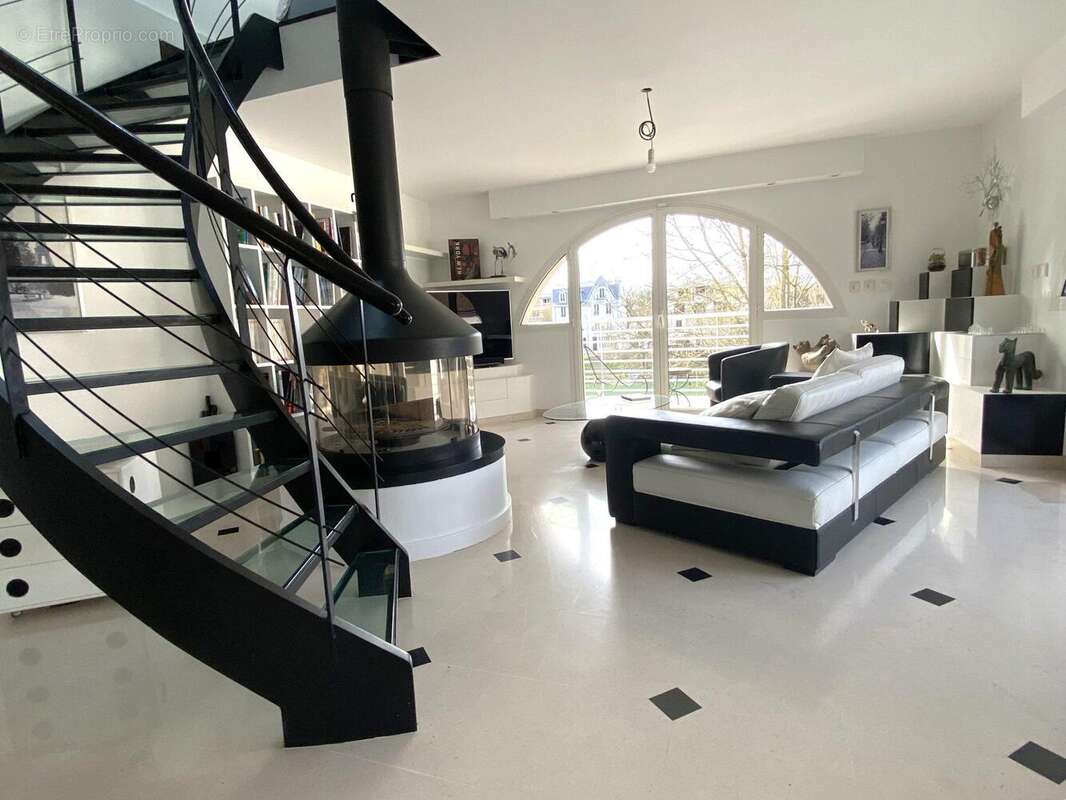 Maison à CHENNEVIERES-SUR-MARNE