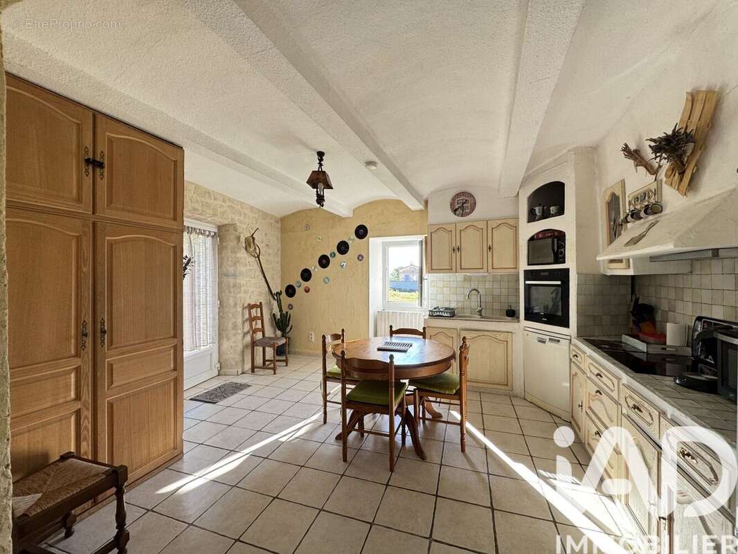 Maison 137 m² à Les Mages  - photo 2