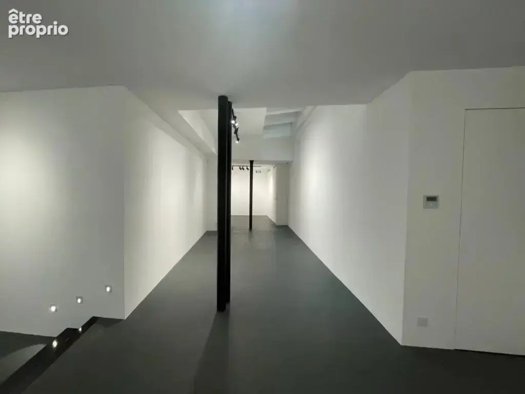 Paris III- Haut Marais- Vente de murs commerciaux- Toutes activités sauf nuisances- 145 m2 environ dont 123m² en RDC - 1980 000  - photo 2