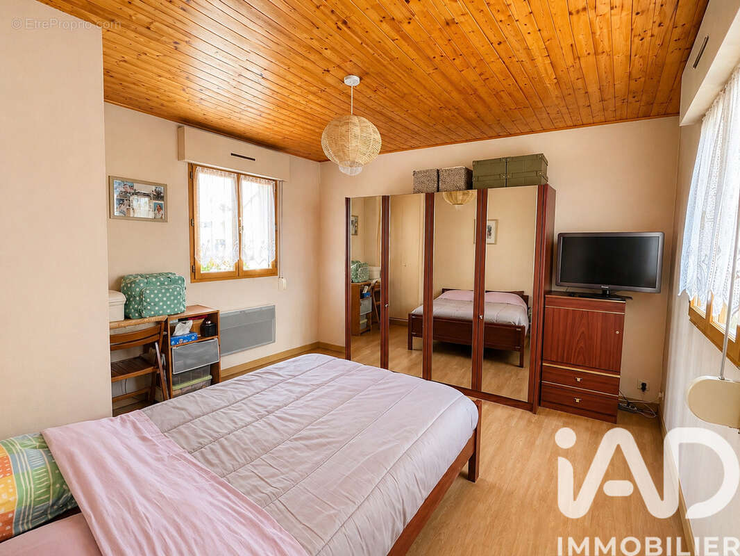 Maison 90 m² à Sainte-Genevieve-Des-Bois  - photo 7