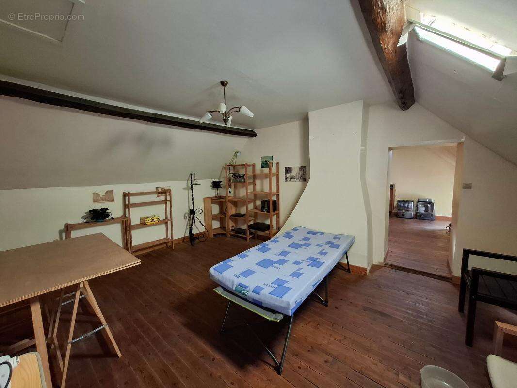 Maison à MONTIGNY-LENGRAIN