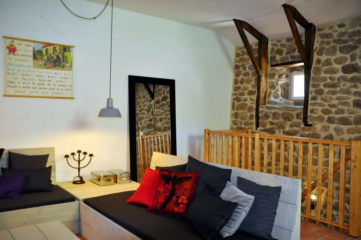 Appartement à PRIVAS