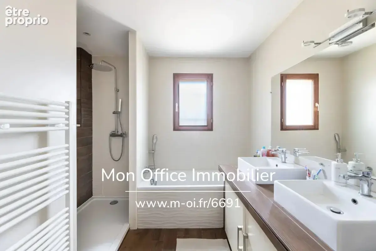 Référence : 7075-ABO - Saint-Cannat – Maison récente de 5 pièces avec jardin, piscine, garage + 3 places de stationnement privat - photo 7