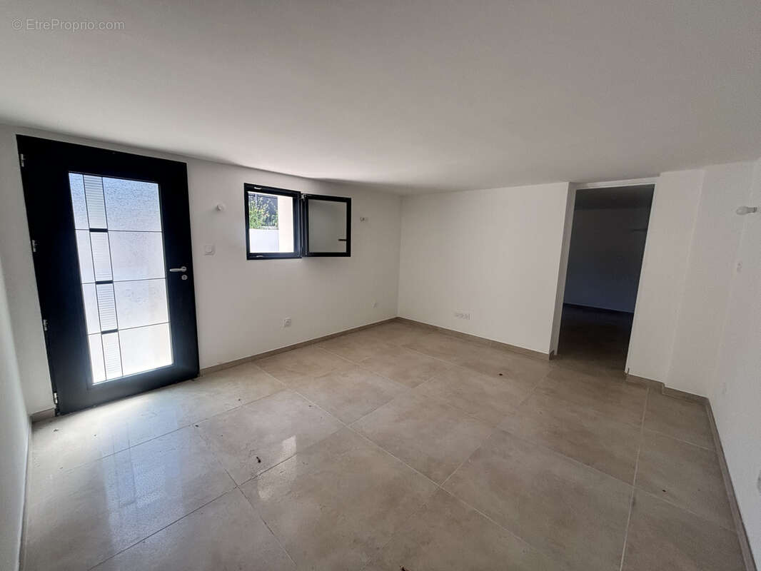 Appartement à CARRY-LE-ROUET