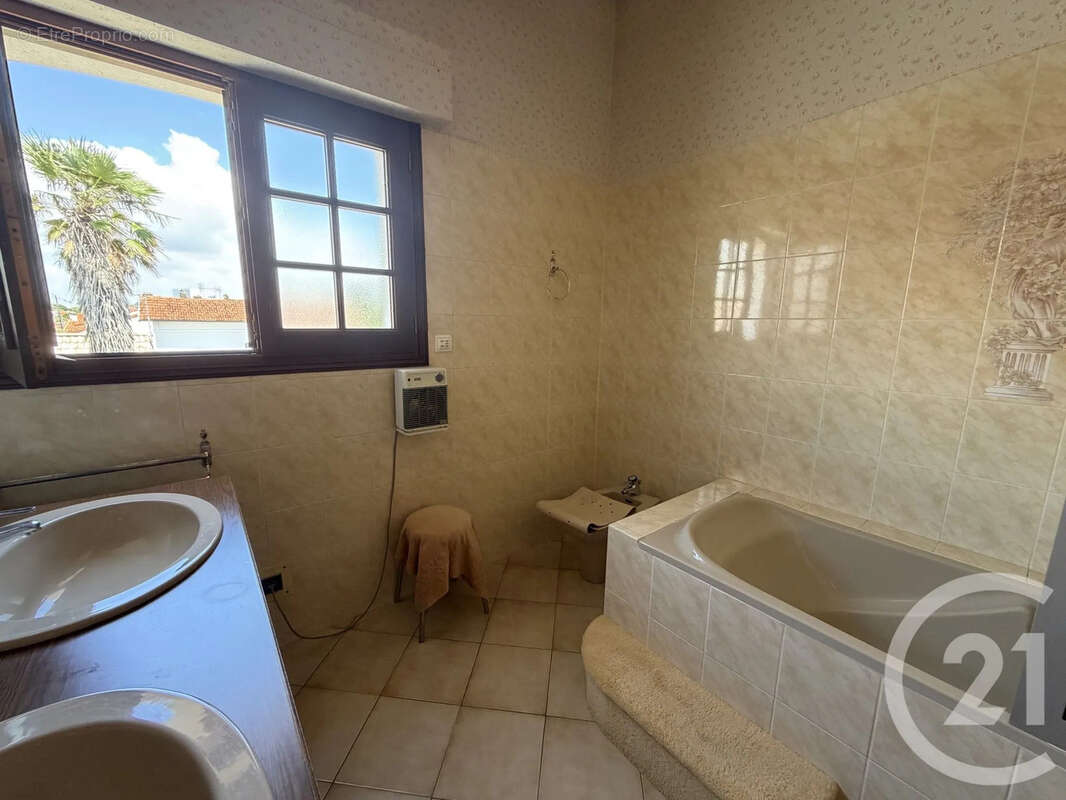 Maison 187 m² à Royan  - photo 13