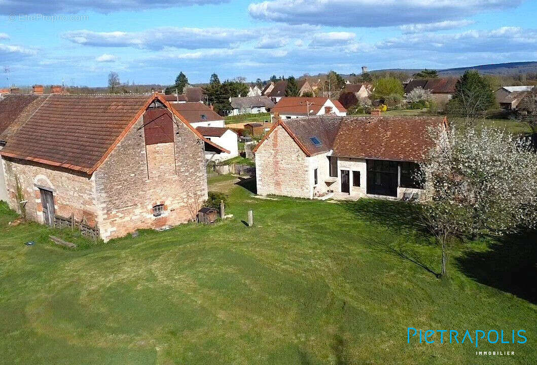 Maison 140 m² à La Chapelle-De-Bragny  - photo 5