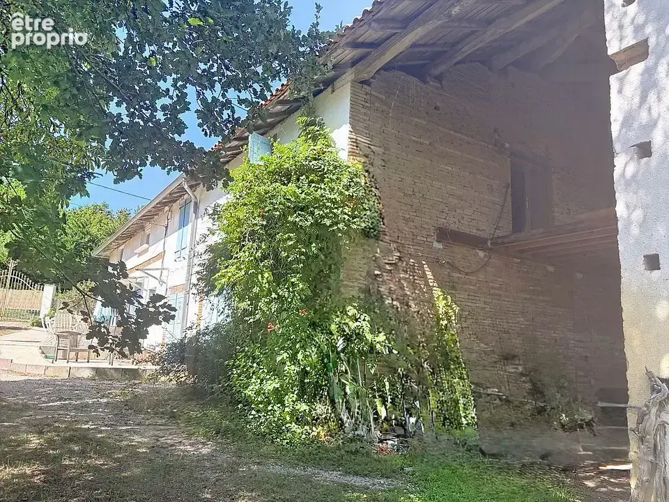 Propriété T7 avec studio, dépendances, garage et 6 035 m2 de terrain - photo 2
