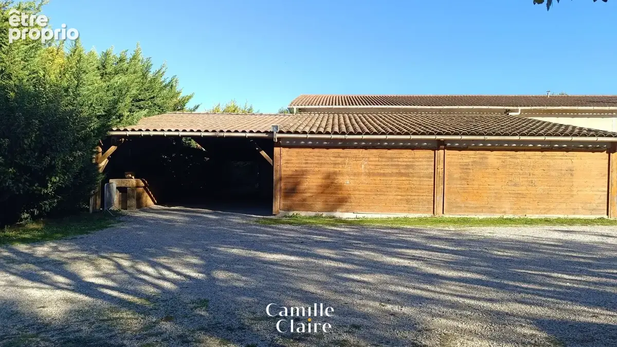 Grande propriété avec dépendance, salle de réception - Gros potentiel - box à chevaux - Ventabren - photo 10