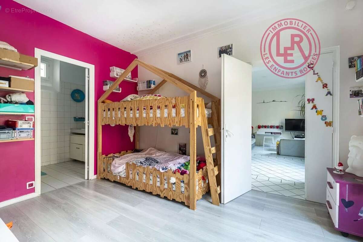 Appartement à PARIS-10E
