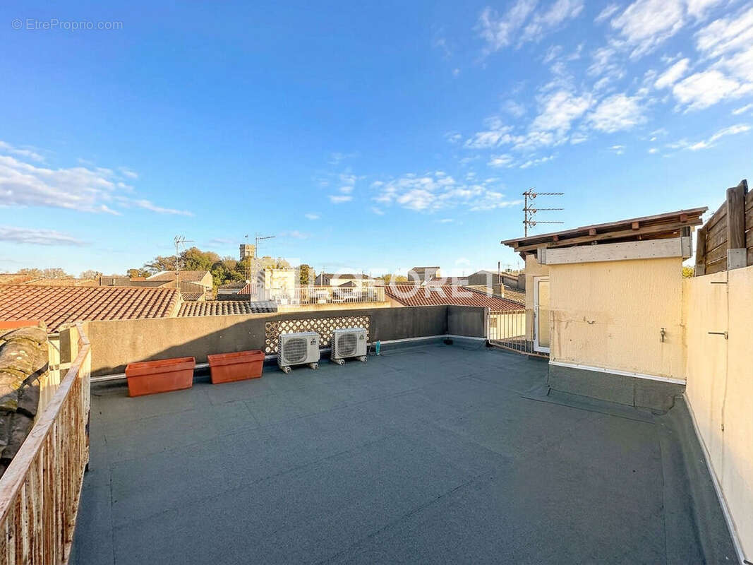 Appartement à MAUGUIO