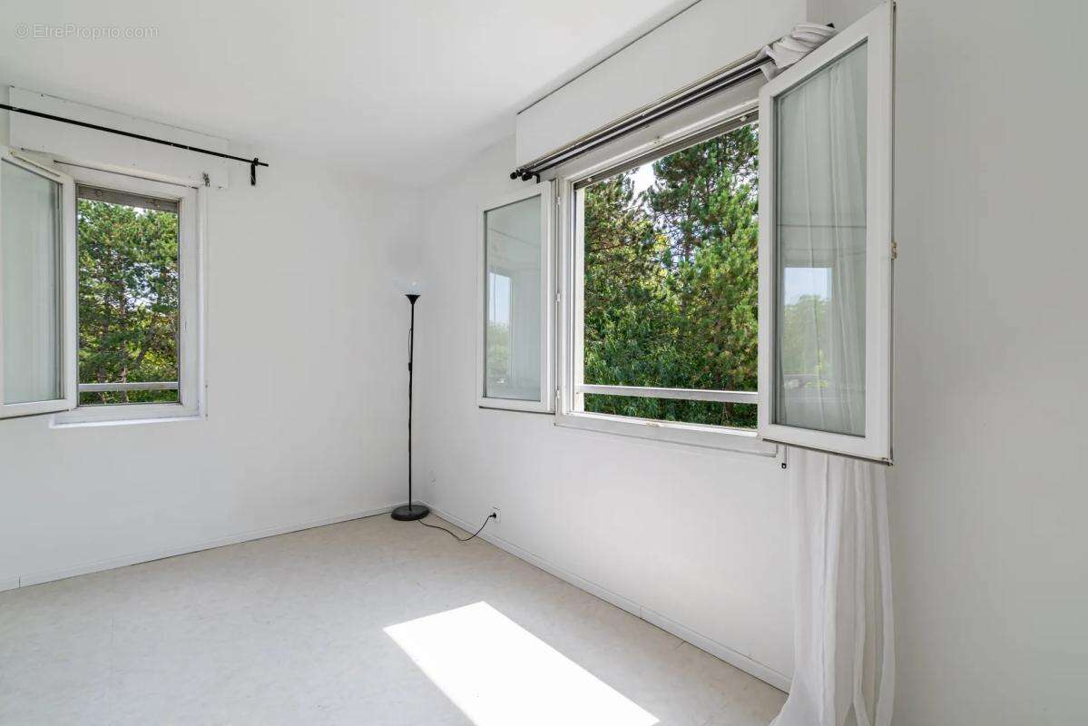 Appartement T4 de 79 m² à Trappes - photo 6