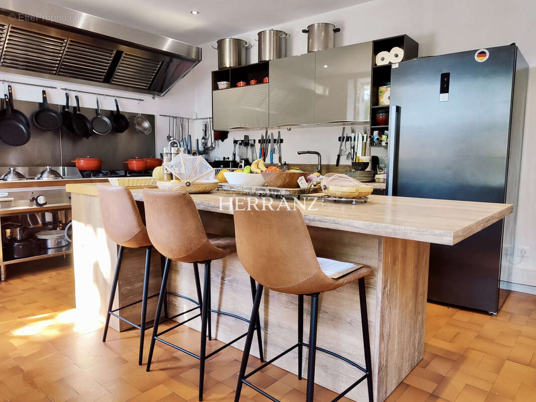 Superbe longère en pierre - batisse familiale ou projet de gîte - piscine et dépendances - photo 6