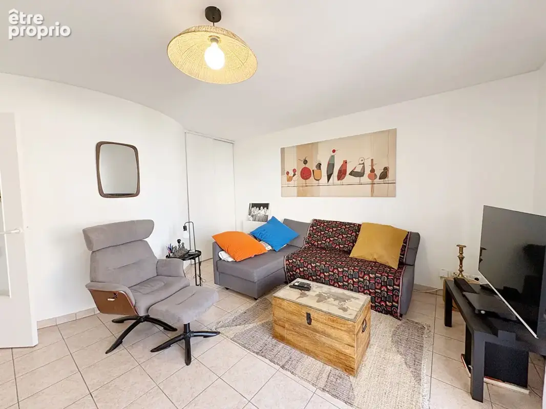HYERES Centre ville - Appartement loué de type 2 - Cave - Parking - photo 2