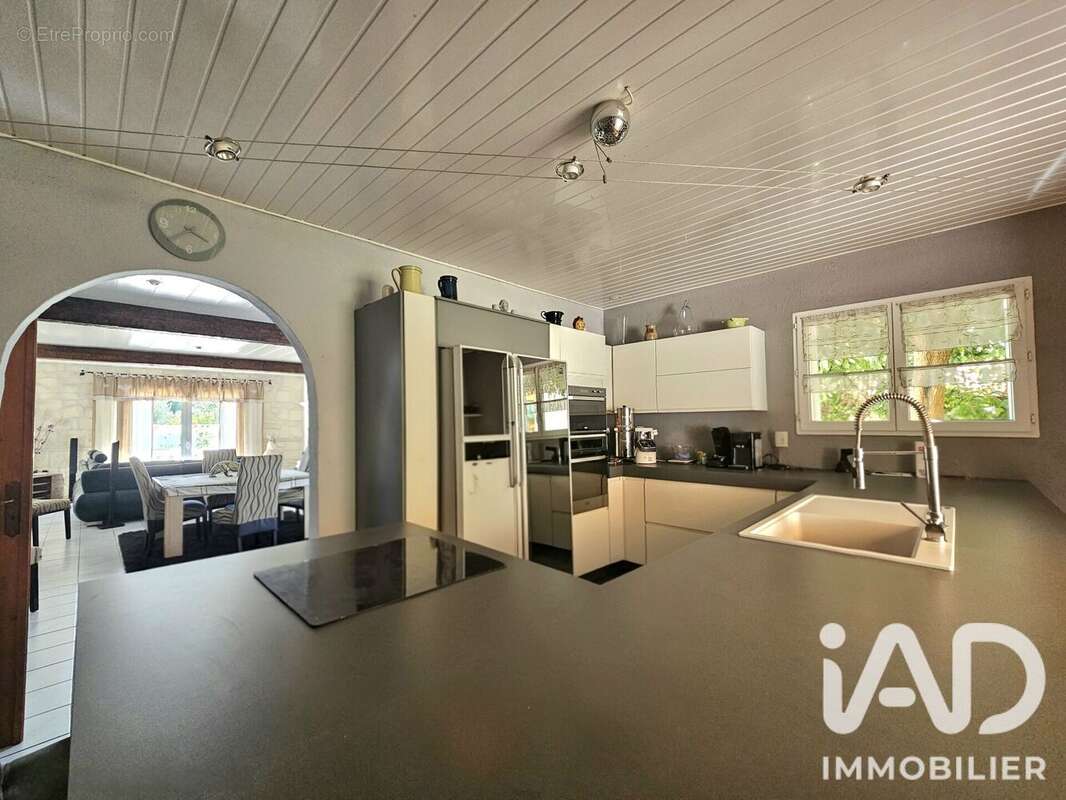 Maison 123 m² à Le Cannet-Des-Maures  - photo 7