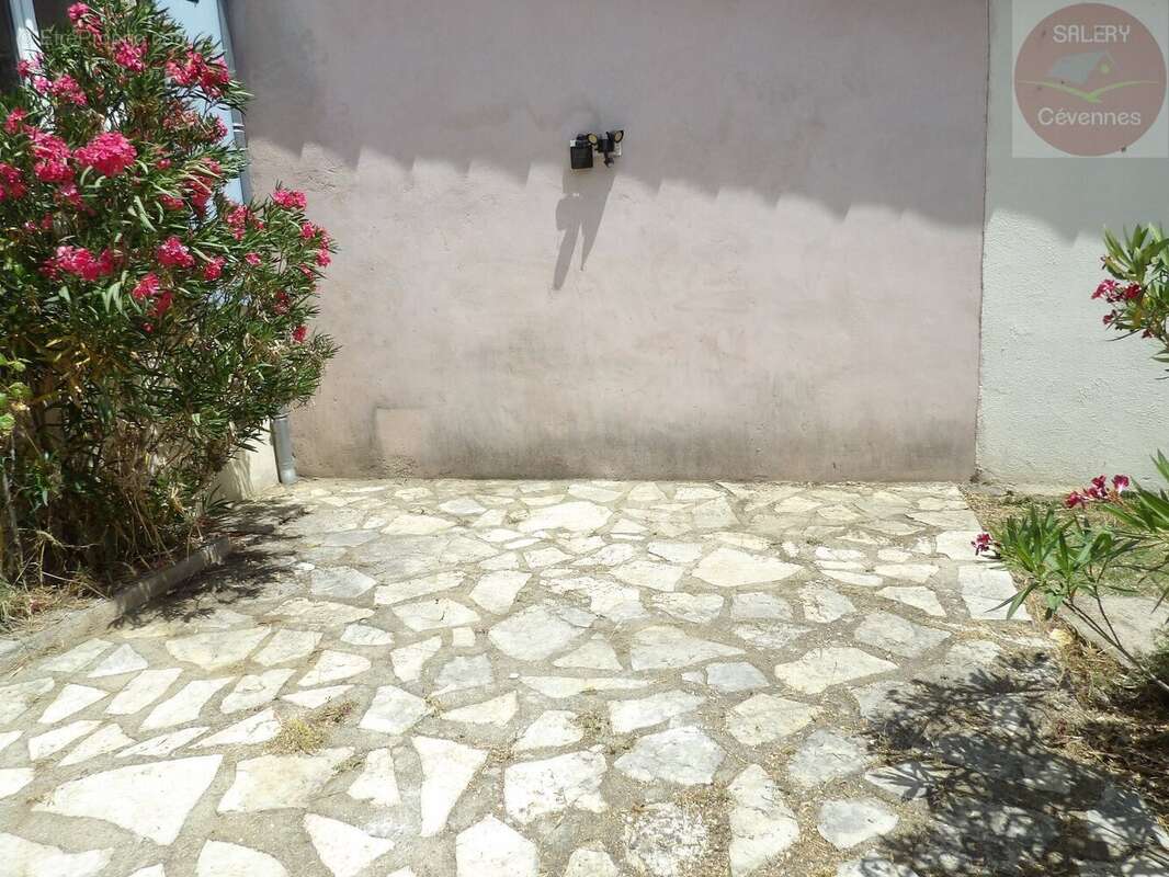 Maison à VEZENOBRES