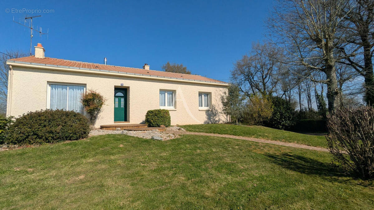 Maison à SAINT-FLORENT-DES-BOIS