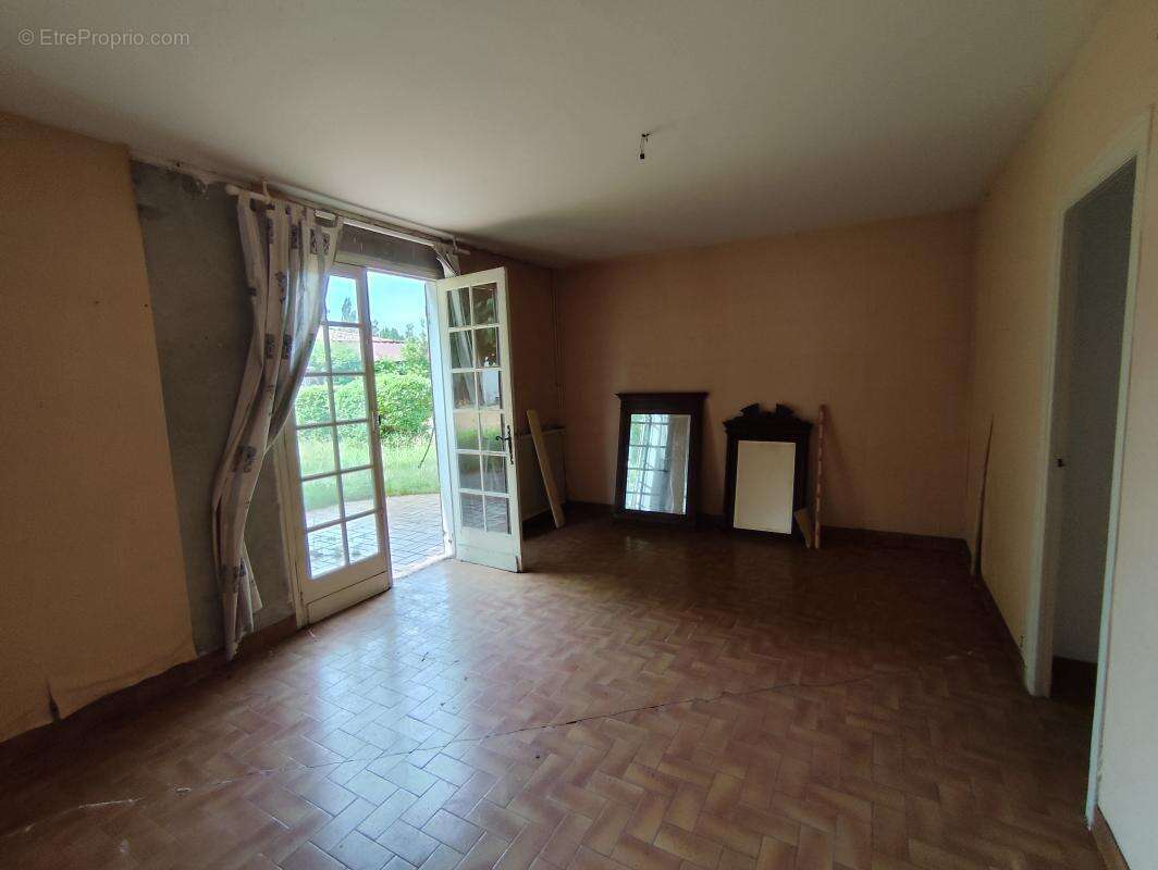 Maison à SAINT-JULIEN-EN-BORN