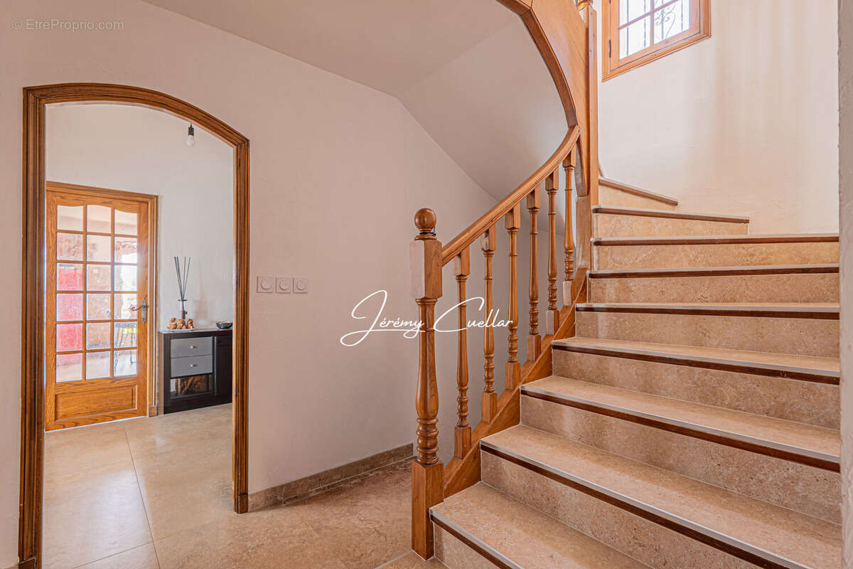 Appartement 165 m² à Saint-Laurent-Du-Var  - photo 35