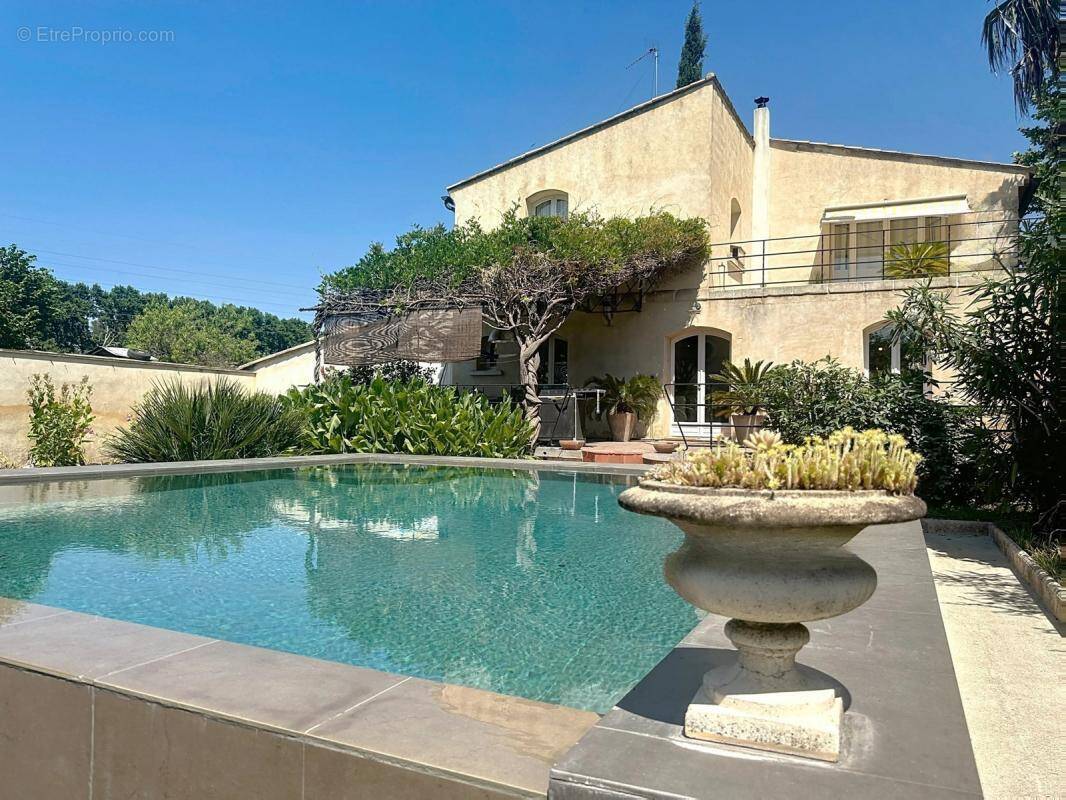 Maison à CHATEAURENARD