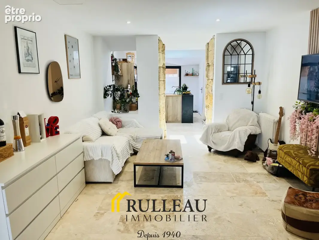 Maison en pierre atypique rénovée de 101 m2 avec terrasse et jardin non attenant situé à ASQUES au bord de la - photo 4