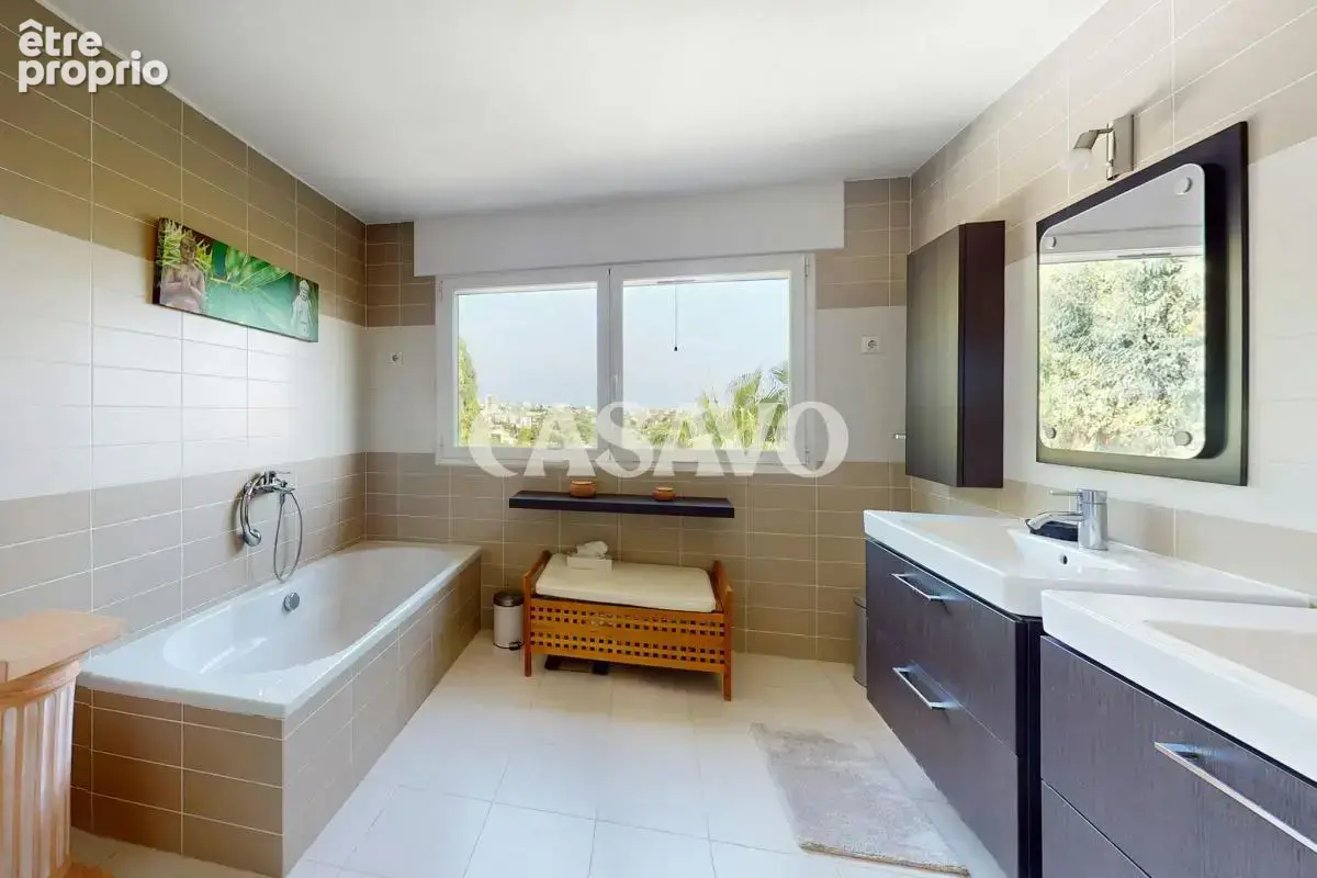 Vente Maison 8 pièces de 256m² - 06160 Antibes - photo 15