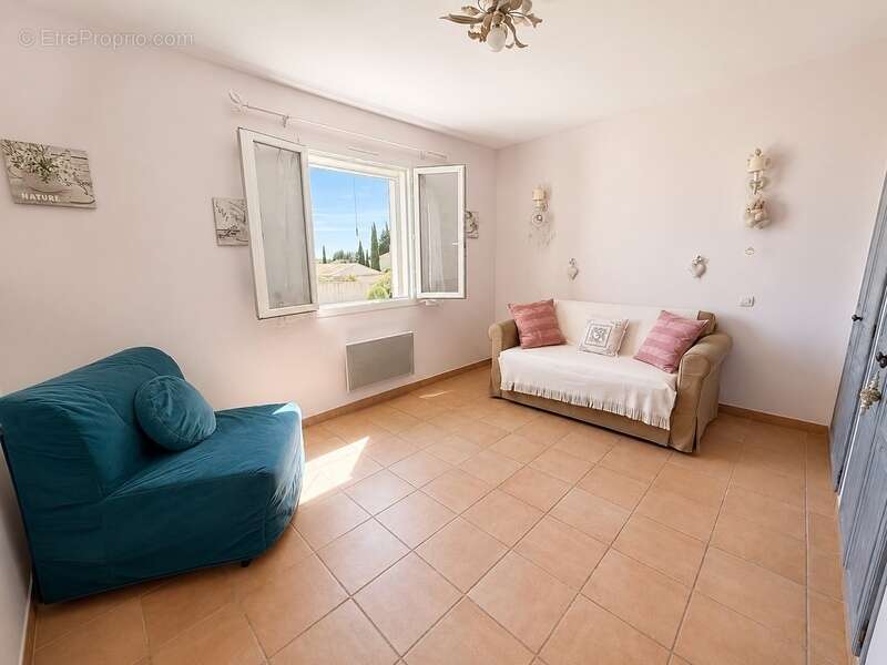 Maison à vendre 6 pièces 130 m2, dépendance, piscine, jardin  LAURIS (84) - photo 17