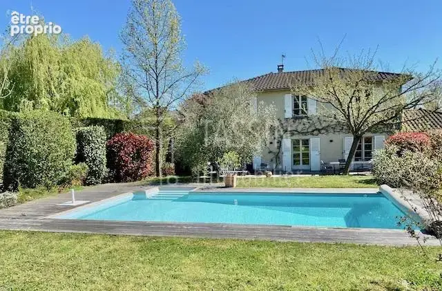 Maison à CHARBONNIERES-LES-BAINS