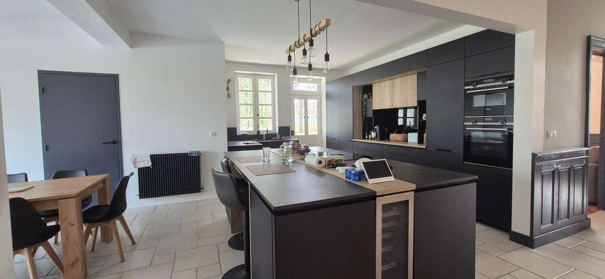 Maison à UCHACQ-ET-PARENTIS